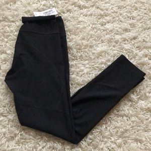 NWT outdoor voices 3/4 warm up legging XS charcoal